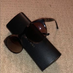 New without tags Burberry sunglasses